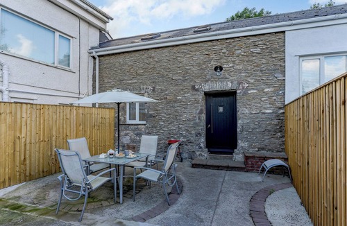 Neath Cottage | Rural romantic getaway for two.