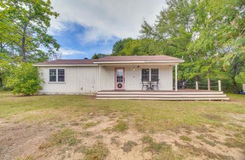 Fort Coffee House | Rural Spiro Getaway w/Private Deck!