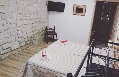 Aguilar de Codes House | Rural tourist accommodation, in Aguilar de Codes, Navarra