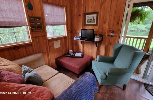 Edwards Cabin | Rus-tic: appropriate to the country, River Rat Cabin