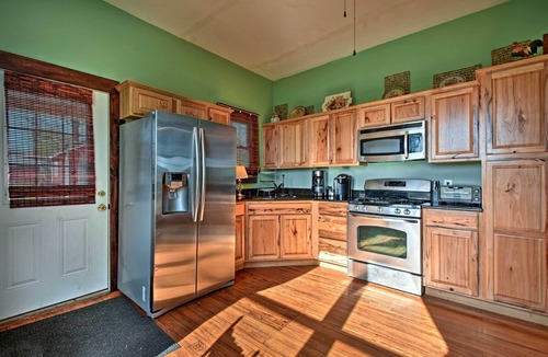 Metropolis House | 'Rush Farmhouse' - 5 Mi to Shawnee National Forest