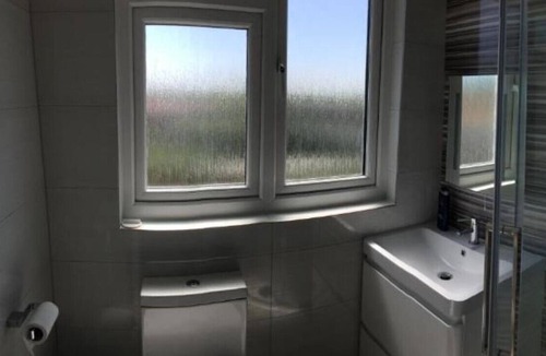 Whittington House | Rushden Vacation Home