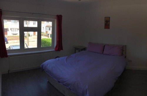 Whittington House | Rushden Vacation Home