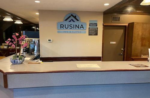 Northwest Colorado Springs Hotel | Rusina Inn