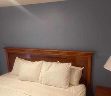 Northwest Colorado Springs Hotel | Rusina Inn