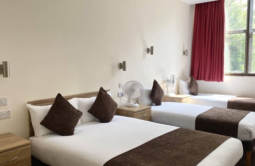 Horley Hotel | Russ Hill Hotel