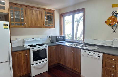 Russell Apartment | Russell Harbour Apartment