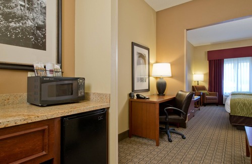 Starkville Hotel | Russell Inn & Suites