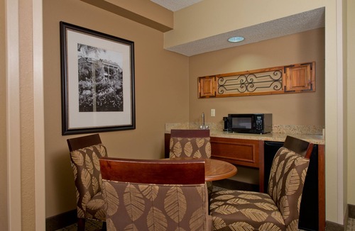 Starkville Hotel | Russell Inn & Suites