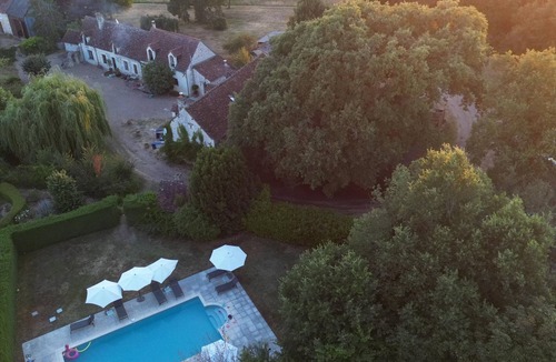 Le-Petit-Pressigny Cottage | Rustic 2 bed self-catering cottage with heated pool & panoramic views.