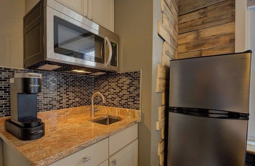 Harrisburg Apartment | Rustic 2BR Loft with River Views