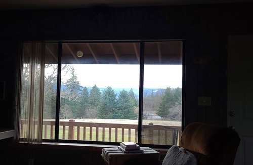 Underwood Apartment | Rustic 2nd story apartment with mountain views.