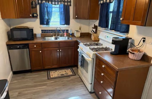 Robesonia Cottage | Rustic 3 BR cottage next to Blue Marsh!
