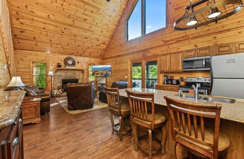 Sevierville Cabin | Rustic 3br Cabin Near Lake w/Hot Tub!
