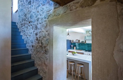 Mlini Villa | Rustic 4 bedroom villa with all the modern amenities in quiet surrounding