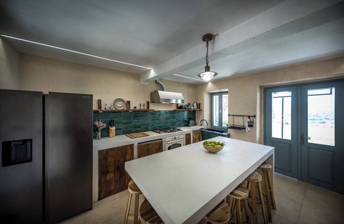 Mlini Villa | Rustic 4 bedroom villa with all the modern amenities in quiet surrounding