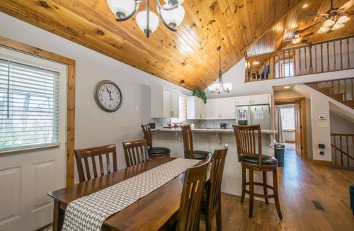 Horse Shoe House | Rustic 4BR w/Deck, Firepit + Free Tix | Near Golf