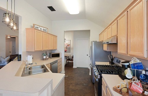 Shirewood House | Rustic Aggie: 9 Min to Kyle Field + Pet-Friendly