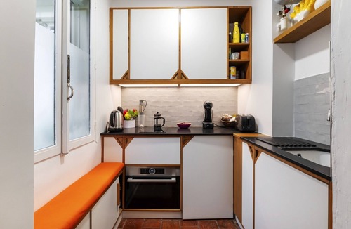 Arts-et-Metiers Apartment | Rustic Allure, by Veeve