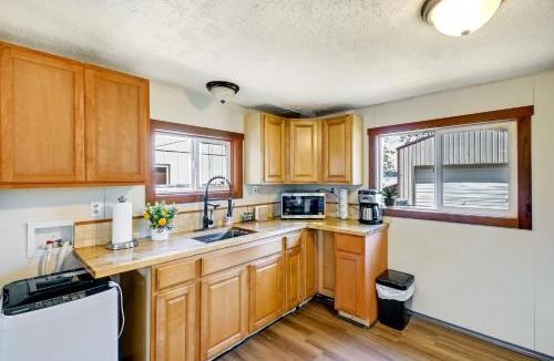 Allyn-Grapeview House | Rustic Allyn Cabin Private Isl Community with Kayak