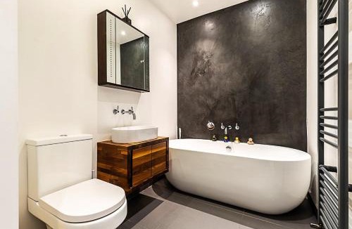 Brixton Hill Apartment | Rustic and Contemporary Haven in Brixton