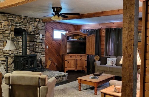 Bruner Cabin | Rustic and Unique in a Remote location