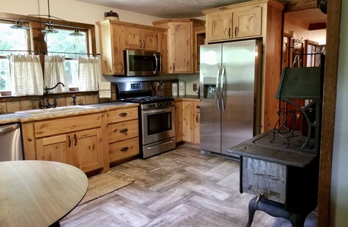 Bruner Cabin | Rustic and Unique in a Remote location