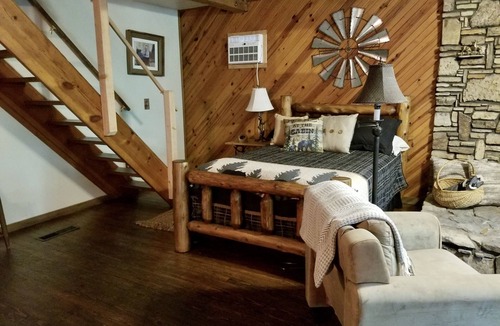 Bruner Cabin | Rustic and Unique in a Remote location