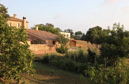 Llagostera Apartment | Rustic apartment on the Costa Brava