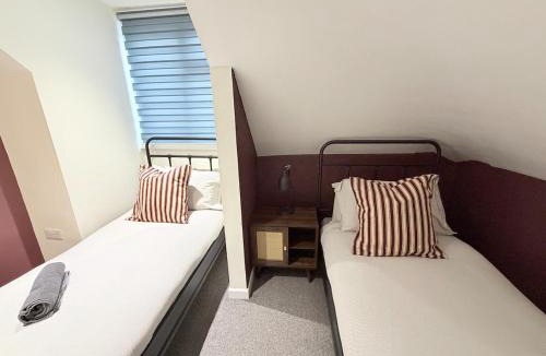 Netley Apartment | Rustic apartment on quiet street, free parking!