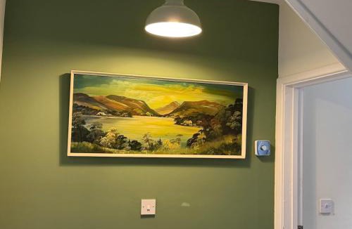 Netley Apartment | Rustic apartment on quiet street, free parking!