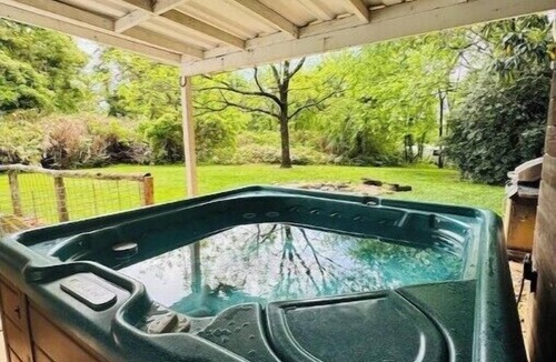 Asheville House | Rustic Asheville Bungalow! Hot Tub+ Fire Pit. Near Downtown, Biltmore, & Trails