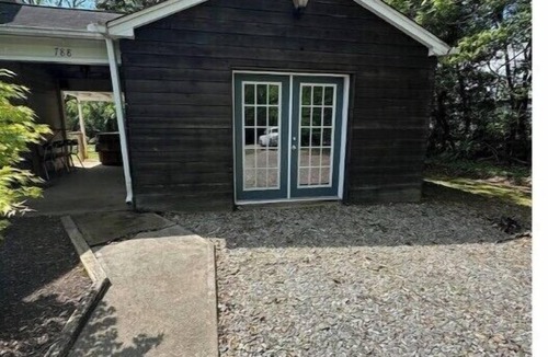 Asheville House | Rustic Asheville Bungalow! Hot Tub+ Fire Pit. Near Downtown, Biltmore, & Trails