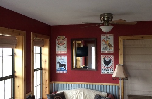 Cedar Lane Apartment | Rustic Barn Apartment
