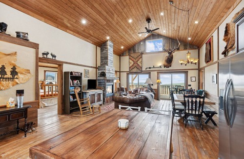 Stevensville House | Rustic Barn Retreat in Stevensville, Montana