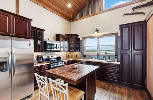 Stevensville House | Rustic Barn Retreat in Stevensville, Montana