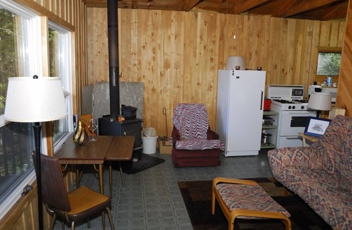 Fort Frances Cabin | Rustic Beach Cabin on Rainy Lake, Fort Frances Ontario