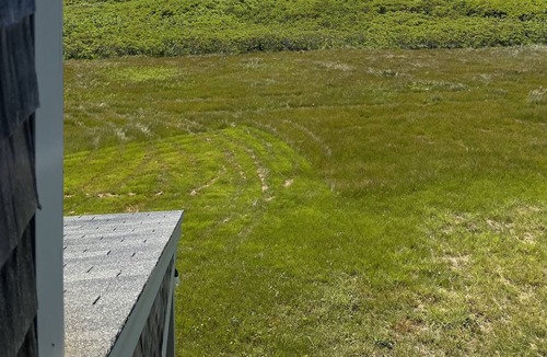 Surfside House | Rustic beach house overlooking Nobadeer beach