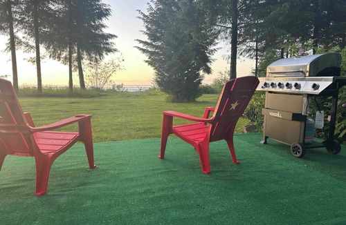 Sekiu Cottage | Rustic Beach House w/Views & Private Beach