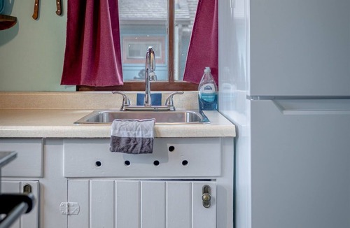 Leamington Cabin | Rustic Beachfront Tiny Cabin Retreat Near Point Pelee