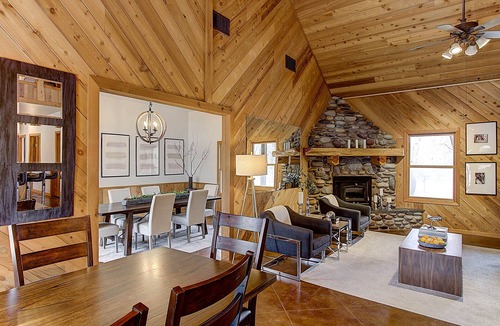 Chico House | Rustic, Beautifully Appointed Cabin in Oak Studded Privacy