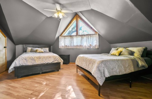 Windyville Cabin | Rustic Beauty by the Niangua River