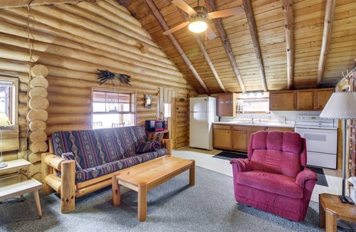 Puposky Apartment | Rustic Bemidji Cabin w/Boat & Lake Access!