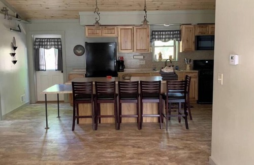 Cammal House | Rustic Bliss, New handicap accessible cabinnn