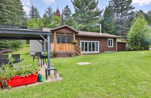 Saint-Alphonse-Rodriguez Ski Chalet | Rustic wooden chalet | Lake | Fireplace | Nature
