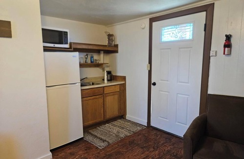Cora Cabin | Rustic Cabin at gateway to Upper Green River and Wind River Mountains in Cora WY