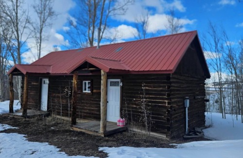 Cora Cabin | Rustic Cabin at gateway to Upper Green River and Wind River Mountains in Cora WY