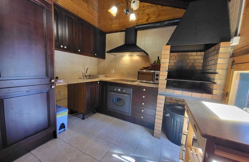 Pyrenees 2000 Apartment | Rustic Cabin for 8 People