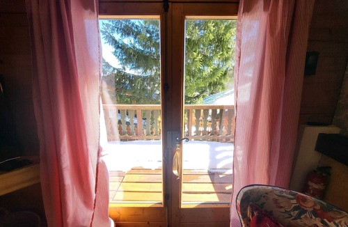 Pyrenees 2000 Apartment | Rustic Cabin for 8 People