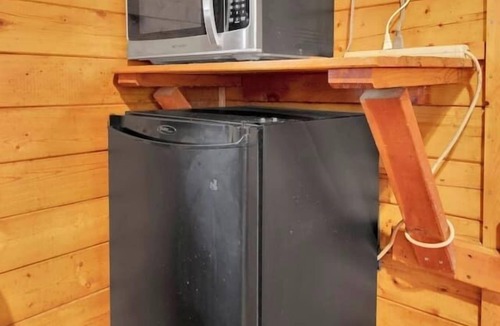 Bloomington Cabin | Rustic Cabin in Bloomington with Views